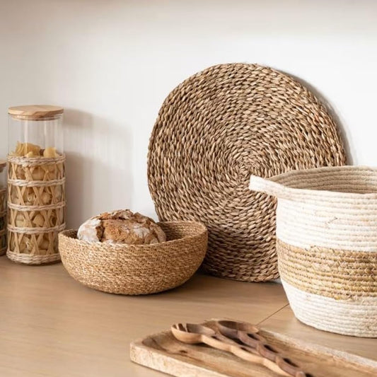 Set di 4 tovaglietta decorative in vimini in stile vintage.